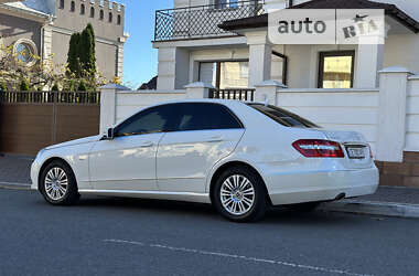 Седан Mercedes-Benz E-Class 2010 в Черновцах