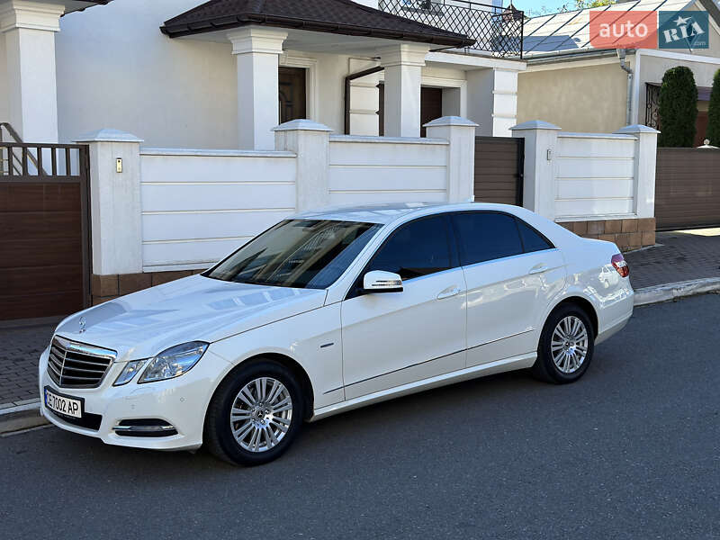Седан Mercedes-Benz E-Class 2010 в Чернівцях фото 6 Седан Mercedes-Benz E-Class 2010 в Чернівцях