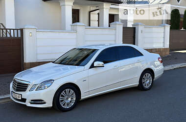 Седан Mercedes-Benz E-Class 2010 в Чернівцях