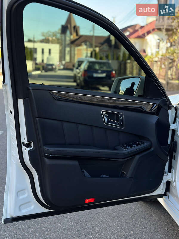 Седан Mercedes-Benz E-Class 2010 в Чернівцях фото 27 Седан Mercedes-Benz E-Class 2010 в Чернівцях