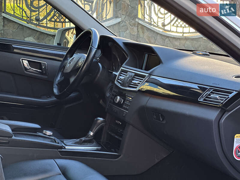 Седан Mercedes-Benz E-Class 2010 в Чернівцях фото 31 Седан Mercedes-Benz E-Class 2010 в Чернівцях