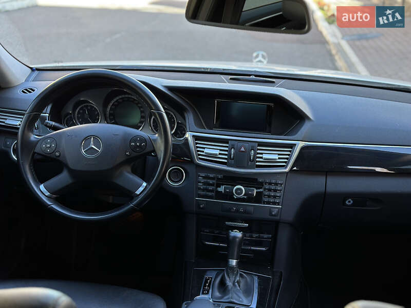 Седан Mercedes-Benz E-Class 2010 в Чернівцях фото 37 Седан Mercedes-Benz E-Class 2010 в Чернівцях