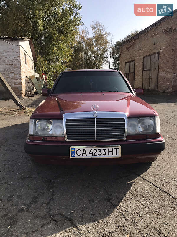 Mercedes-Benz E-Class 1995 Mercedes-Benz E-Class 1995