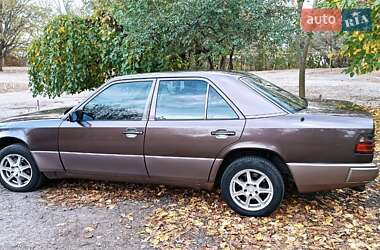 Седан Mercedes-Benz E-Class 1992 в Одесі