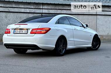 Купе Mercedes-Benz E-Class 2010 в 