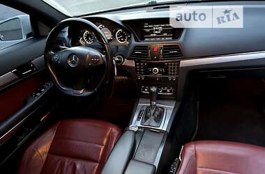Купе Mercedes-Benz E-Class 2010 в 