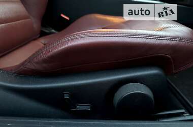 Купе Mercedes-Benz E-Class 2010 в 