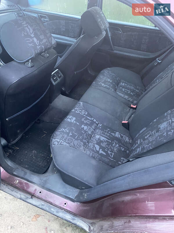 Седан Mercedes-Benz E-Class 1996 в Рокитному