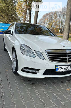 Седан Mercedes-Benz E-Class 2012 в Новоселиці