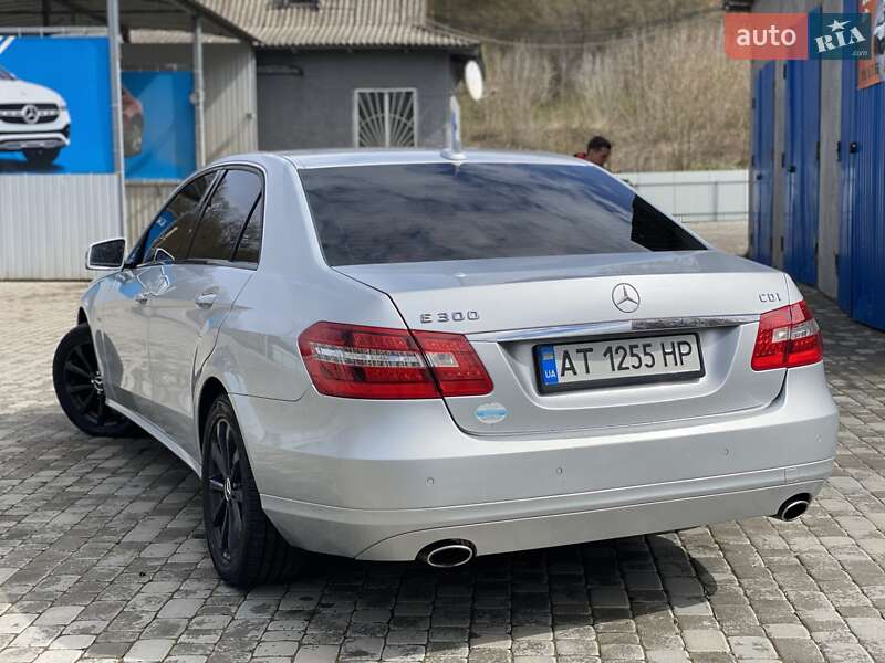 Седан Mercedes-Benz E-Class 2010 в Коломые