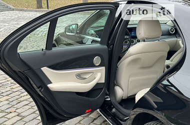 Седан Mercedes-Benz E-Class 2021 в 