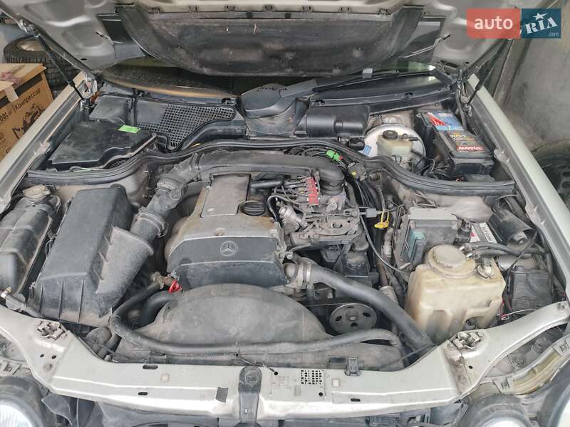 Седан Mercedes-Benz E-Class 1995 в Запоріжжі