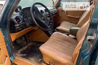 Седан Mercedes-Benz E-Class 1980 в 