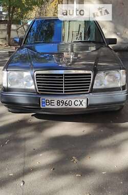 Седан Mercedes-Benz E-Class 1990 в Николаеве