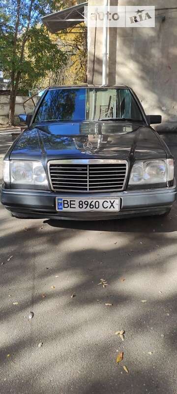Седан Mercedes-Benz E-Class 1990 в Миколаєві