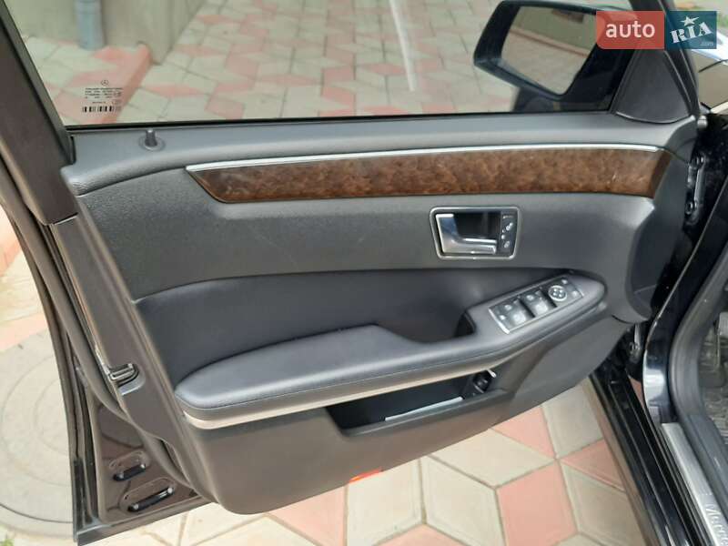 Седан Mercedes-Benz E-Class 2011 в Одессе
