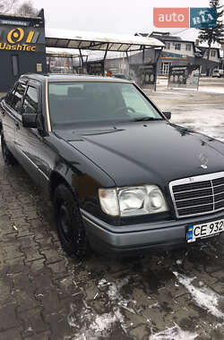 Седан Mercedes-Benz E-Class 1995 в Черновцах