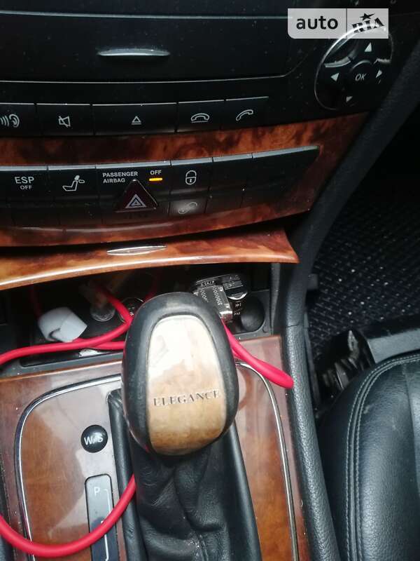 Седан Mercedes-Benz E-Class 2002 в Черновцах