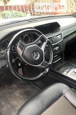 Седан Mercedes-Benz E-Class 2012 в Иршаве