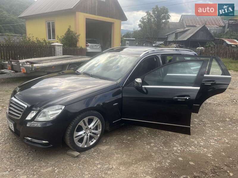 Mercedes-Benz E-Class 2011