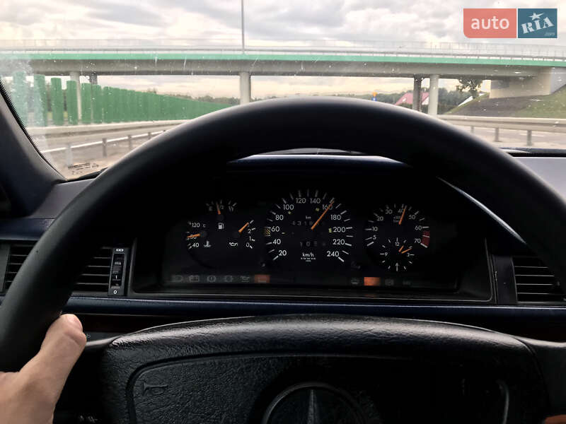 Седан Mercedes-Benz E-Class 1994 в Косові