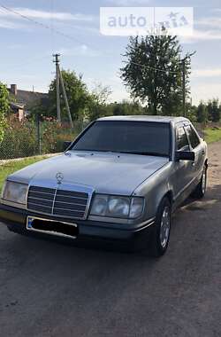 Седан Mercedes-Benz E-Class 1986 в Володимир-Волинському