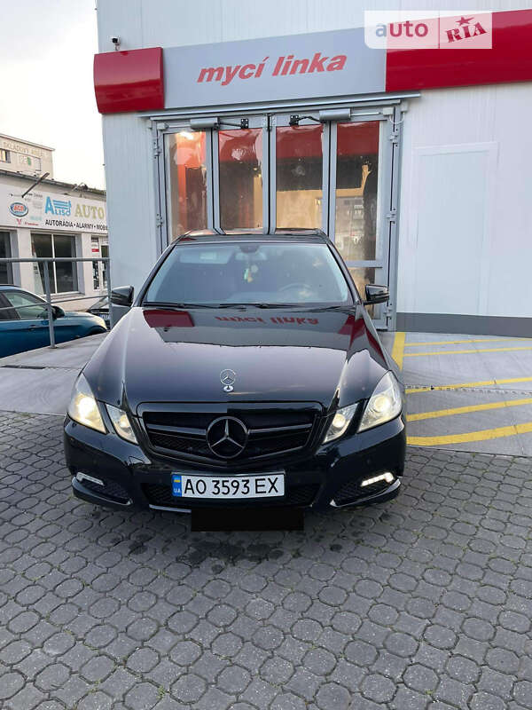 Седан Mercedes-Benz E-Class 2009 в Хусті