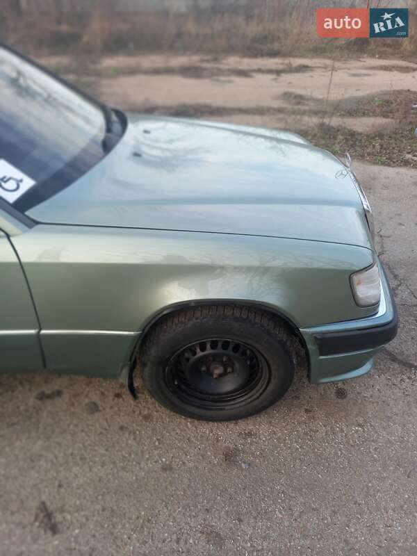 Седан Mercedes-Benz E-Class 1986 в Одессе