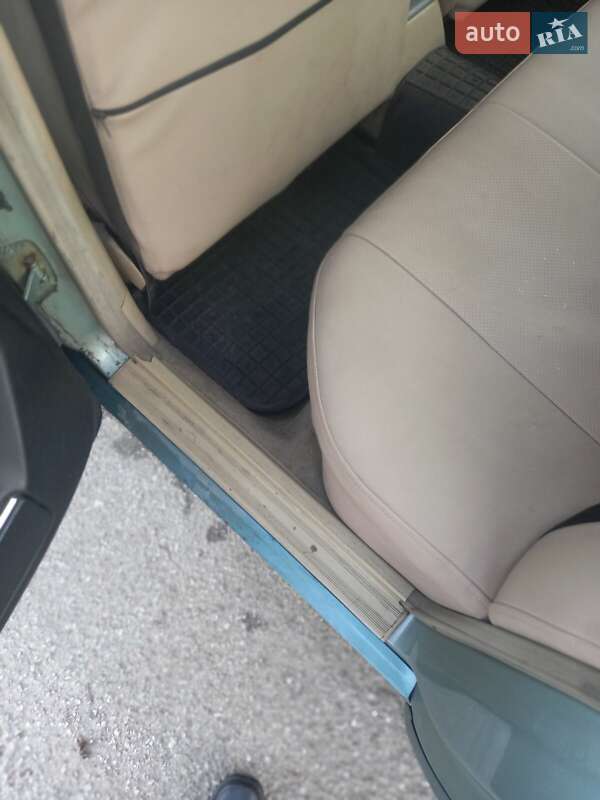 Седан Mercedes-Benz E-Class 1986 в Одессе