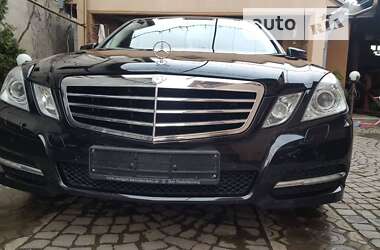 Седан Mercedes-Benz E-Class 2011 в Иршаве