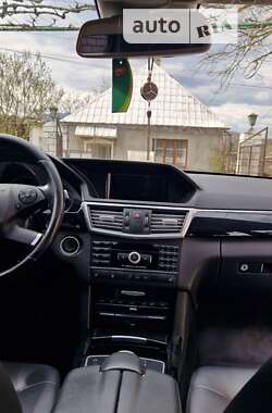 Седан Mercedes-Benz E-Class 2011 в Иршаве