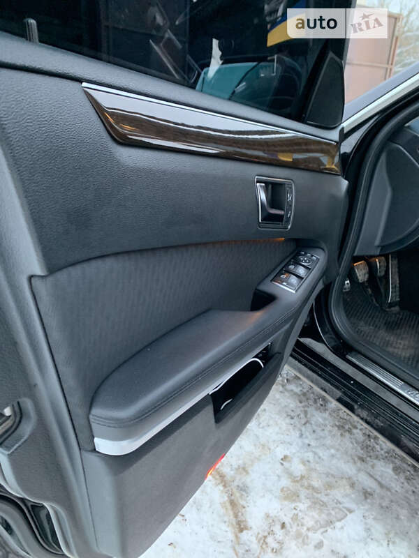 Седан Mercedes-Benz E-Class 2012 в Хмельницькому