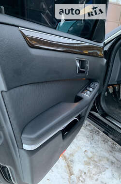 Седан Mercedes-Benz E-Class 2012 в 