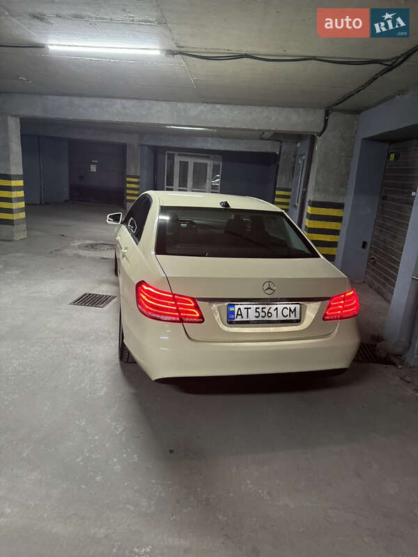 Седан Mercedes-Benz E-Class 2016 в Івано-Франківську