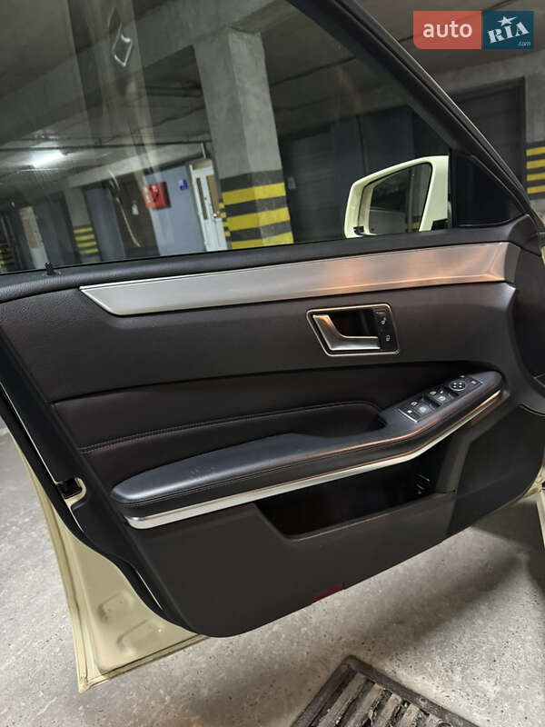 Седан Mercedes-Benz E-Class 2016 в Івано-Франківську