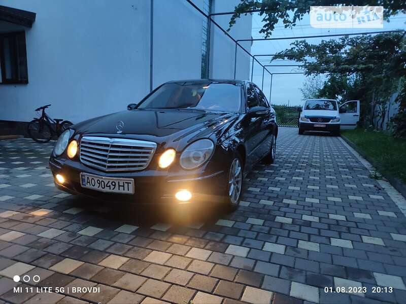 Седан Mercedes-Benz E-Class 2005 в Іршаві