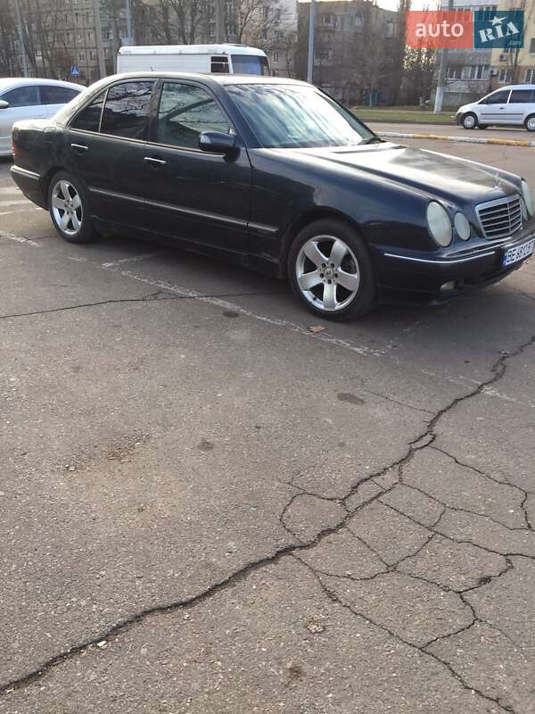 Седан Mercedes-Benz E-Class 2000 в Николаеве