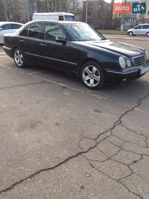 Mercedes-Benz E-Class 2000