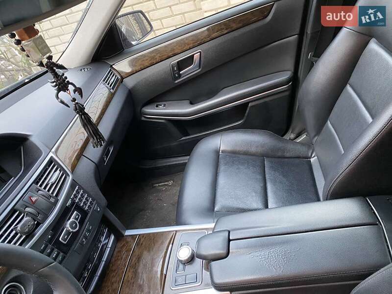 Седан Mercedes-Benz E-Class 2013 в Миколаєві фото 4 Седан Mercedes-Benz E-Class 2013 в Миколаєві
