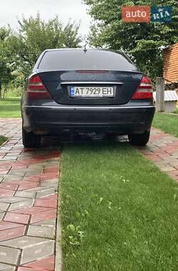 Седан Mercedes-Benz E-Class 2003 в Городенці