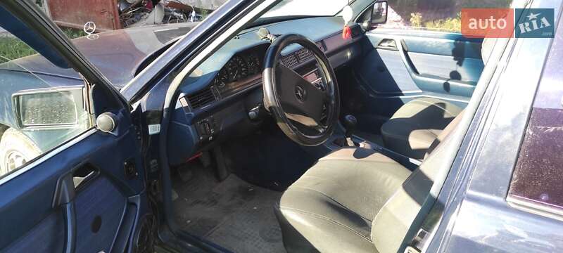 Седан Mercedes-Benz E-Class 1987 в Самборе