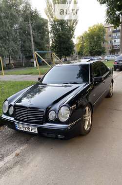 Седан Mercedes-Benz E-Class 1996 в Першотравенську