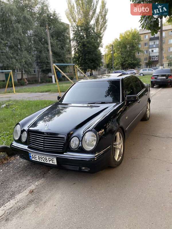 Mercedes-Benz E-Class 1996