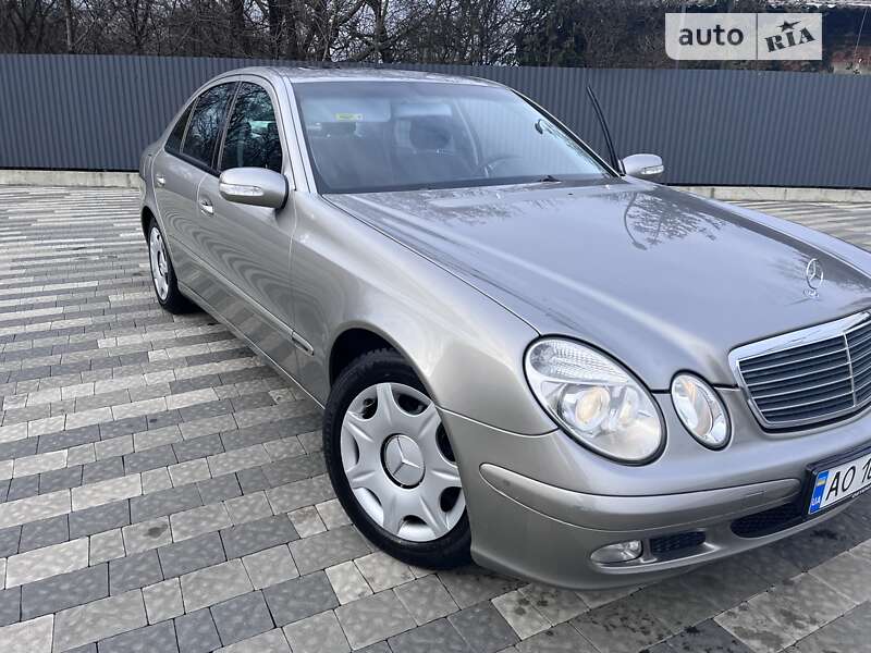 Седан Mercedes-Benz E-Class 2004 в Ужгороде