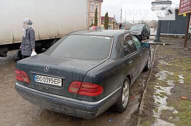 Седан Mercedes-Benz E-Class 1996 в Монастыриске