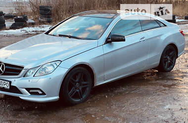 Купе Mercedes-Benz E-Class 2012 в Киеве