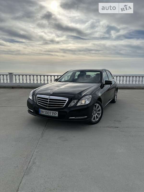 Седан Mercedes-Benz E-Class 2012 в Одесі