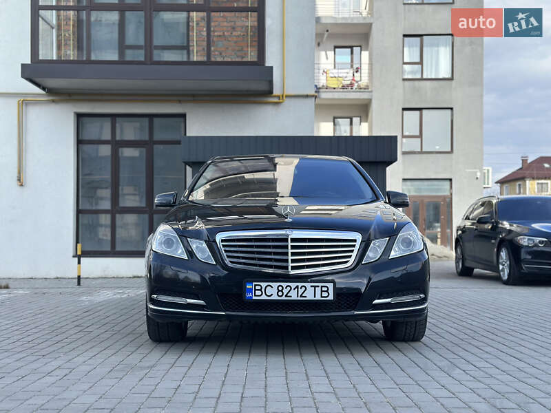 Седан Mercedes-Benz E-Class 2012 в Кременце