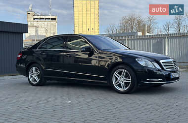 Седан Mercedes-Benz E-Class 2012 в Кременце