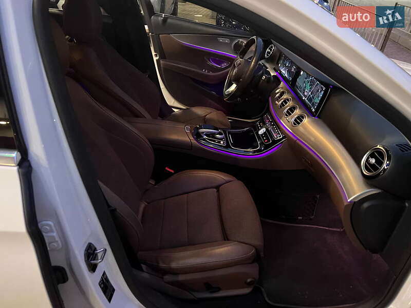Седан Mercedes-Benz E-Class 2016 в Львове фото 40 Седан Mercedes-Benz E-Class 2016 в Львове